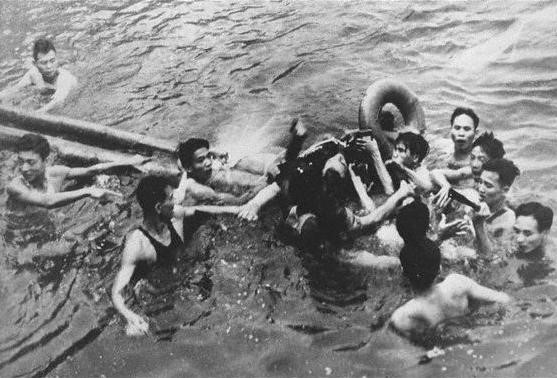 John McCain was captured in Trúc Bạch Lake