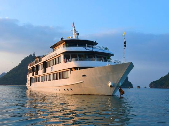 A luxury Halong Bay Cruise is related to the 5-star boat.