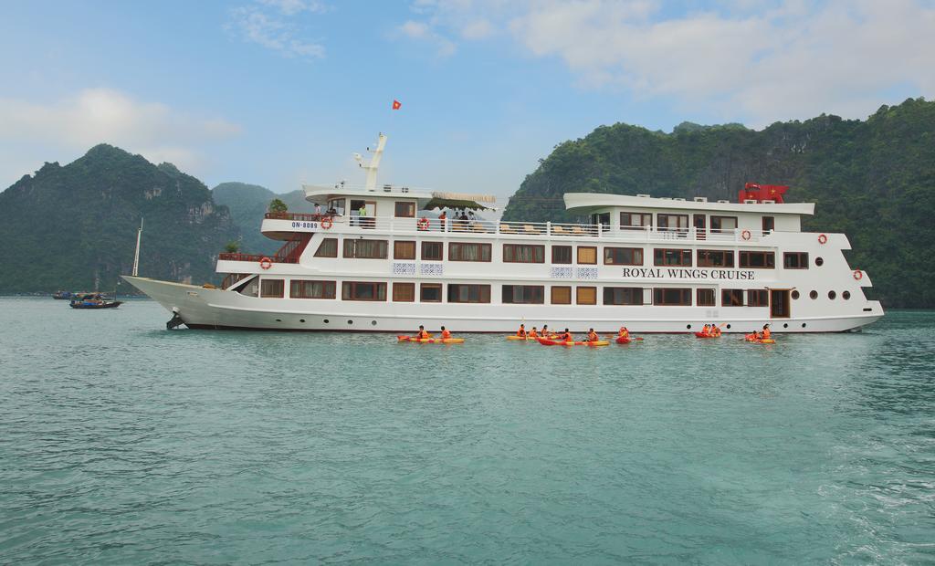 Royal Wing- 5-star boat for luxurious Halong cruise