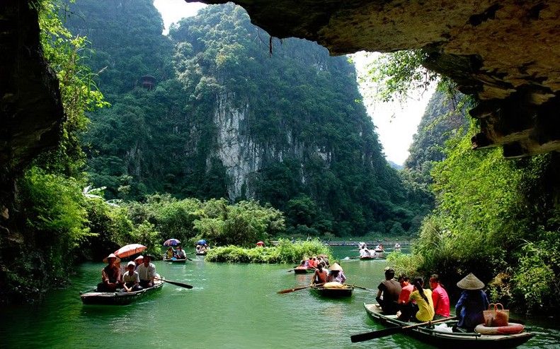 Corner of Trang An grottoes